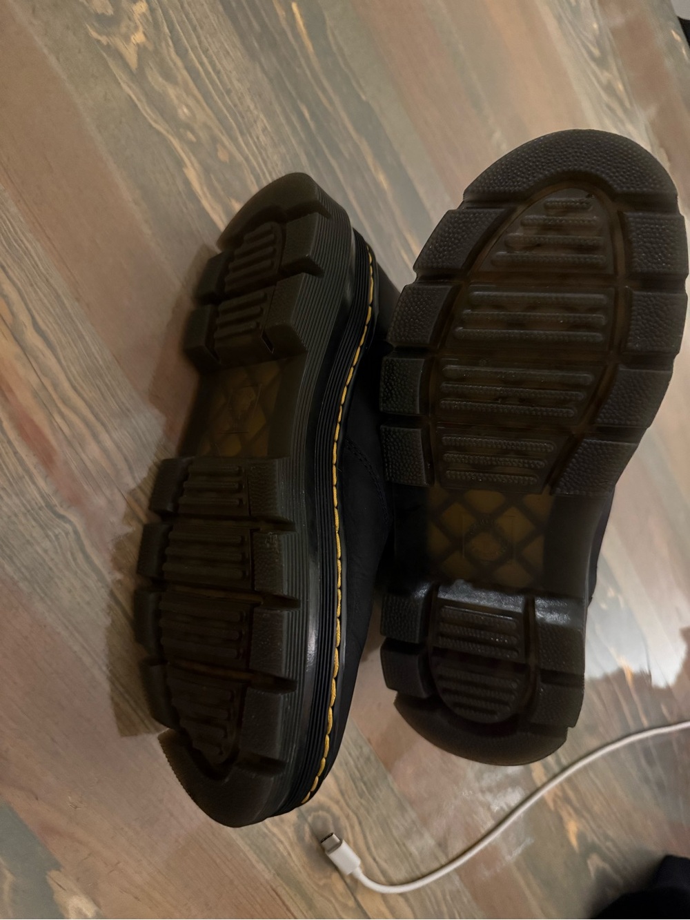 Dr. Martens Black leather Chelsea Slip-On Boots with Heel Tabs size 37 US 6 or 7 - Picture 9 of 11